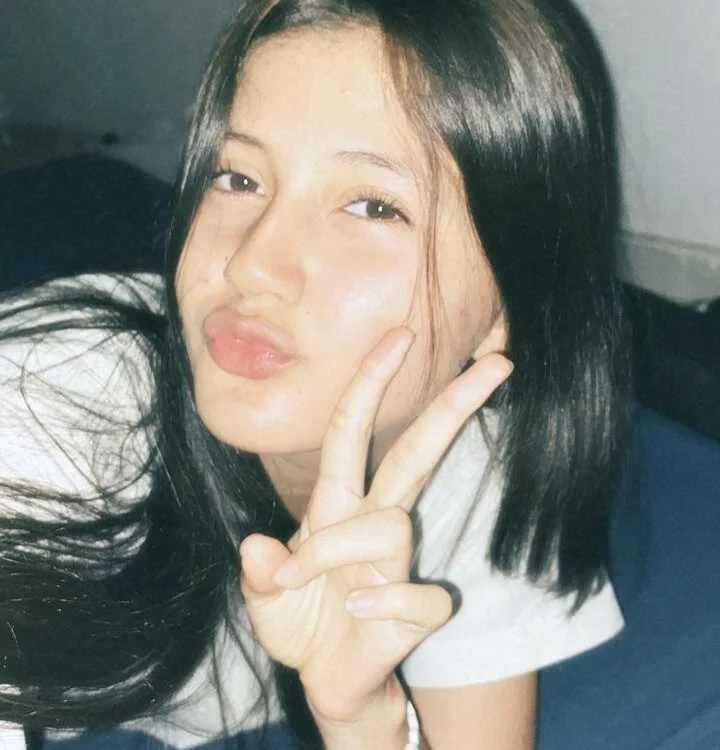 amy_innocent_1's Offline XXX Chat