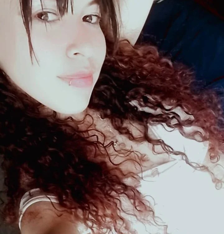 petite_white18's Offline Chat Room