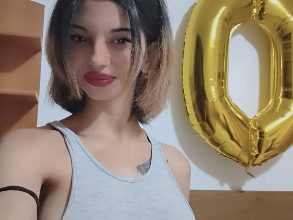 SecretHotCouple69 Offline XXX Chat