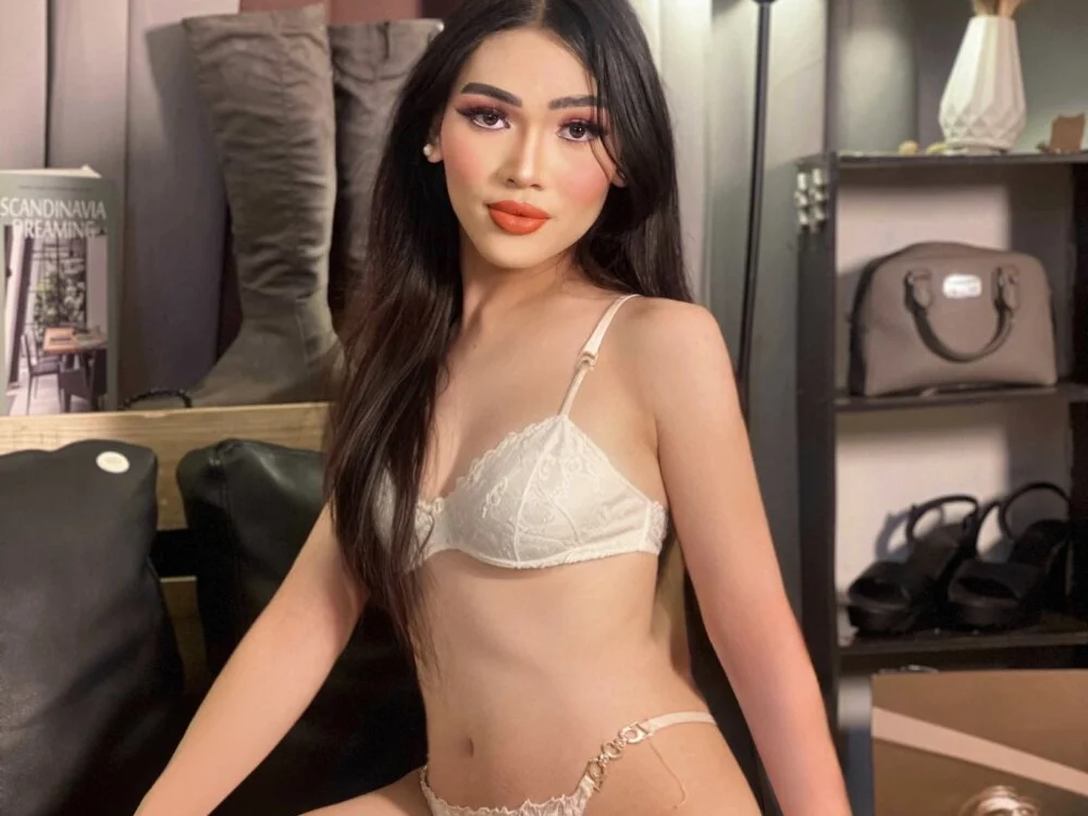 SluttyAmalia's Offline XXX Chat