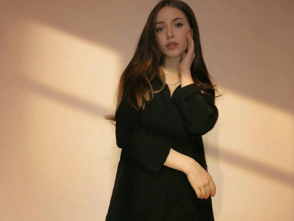 nice_nika's Offline Chat Room