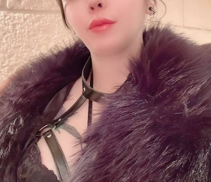 NINA_Queen_'s Offline Chat Room