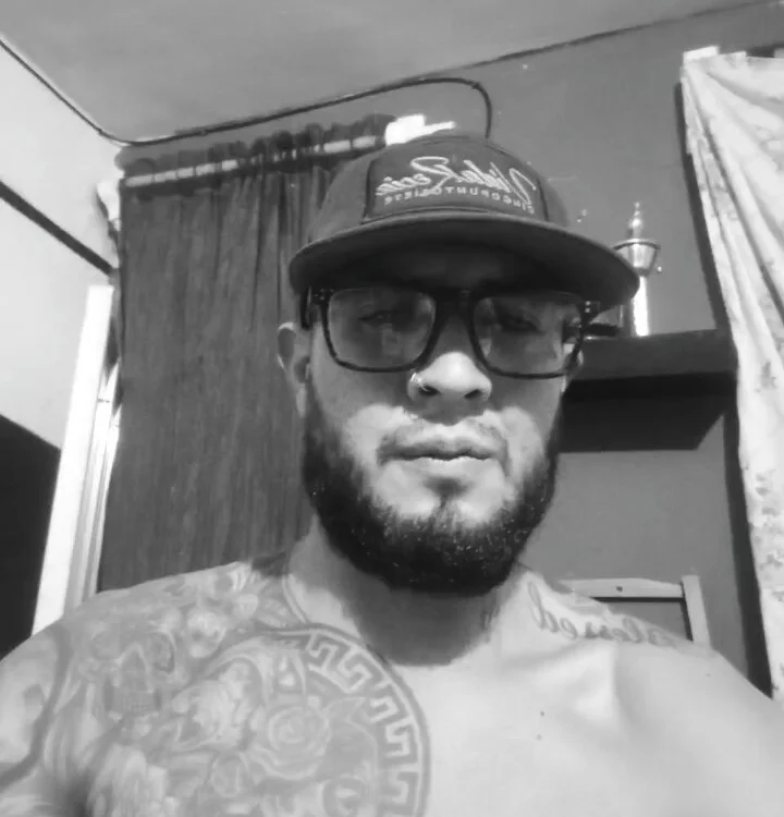 Offline XXX chat modela Juanluigui04