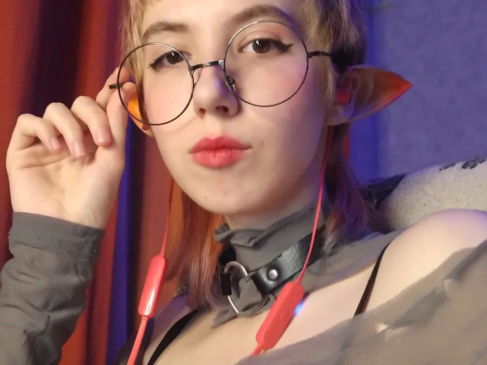 AdoreMaria's Offline Chat Room