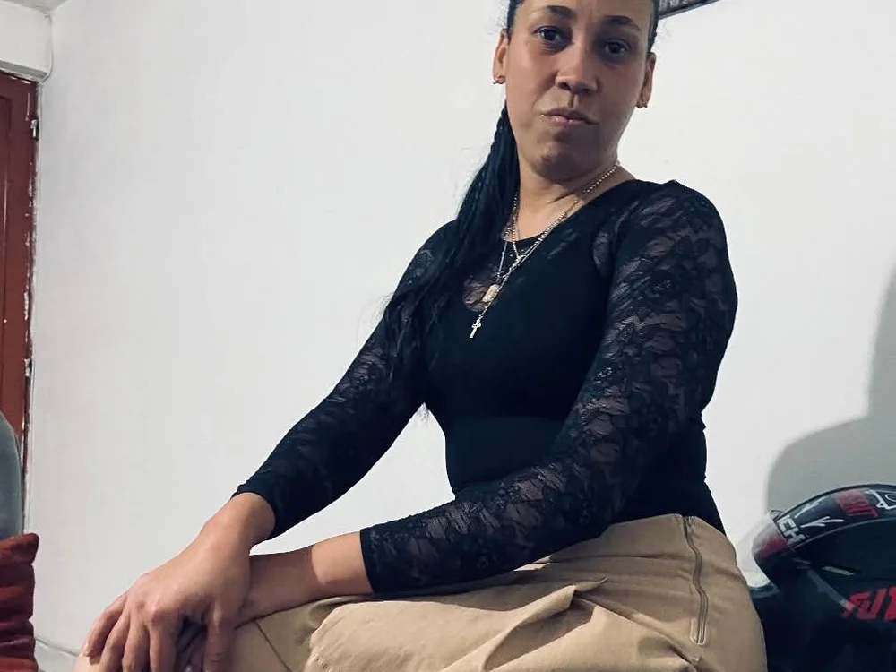 Charlot_Vixen offline XXX-chat