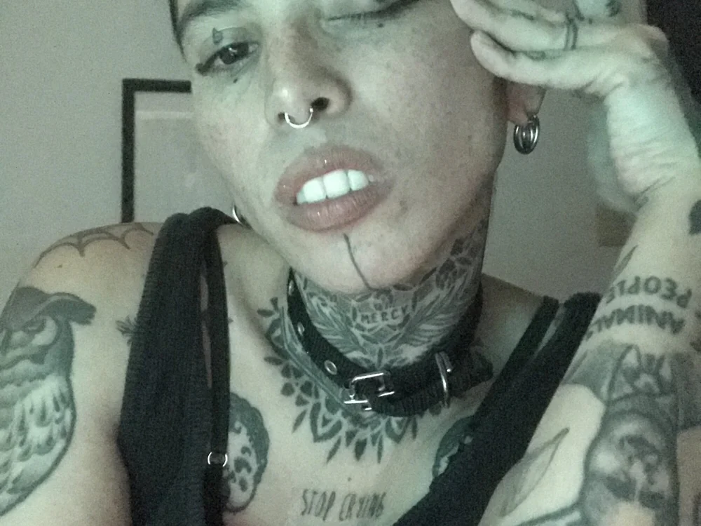 mynameissixsexxx's Offline XXX Chat