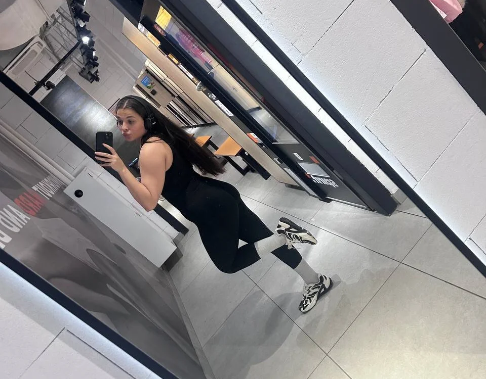 Cornelia_silk 離線 XXX 聊天