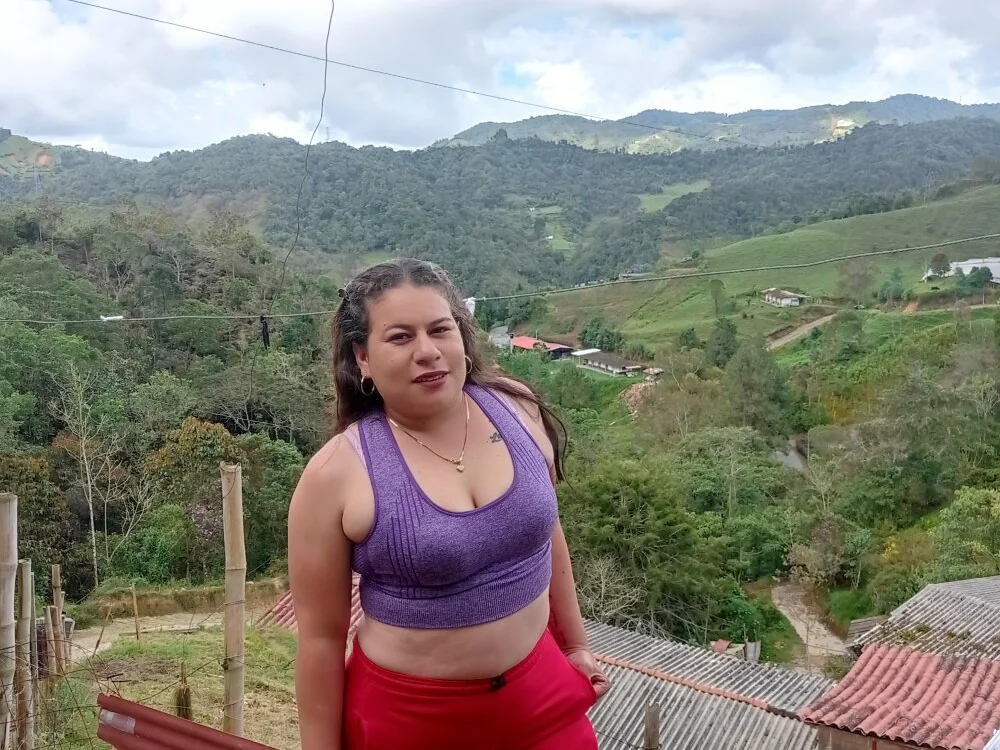 Luciana_37 Offline XXX Chat