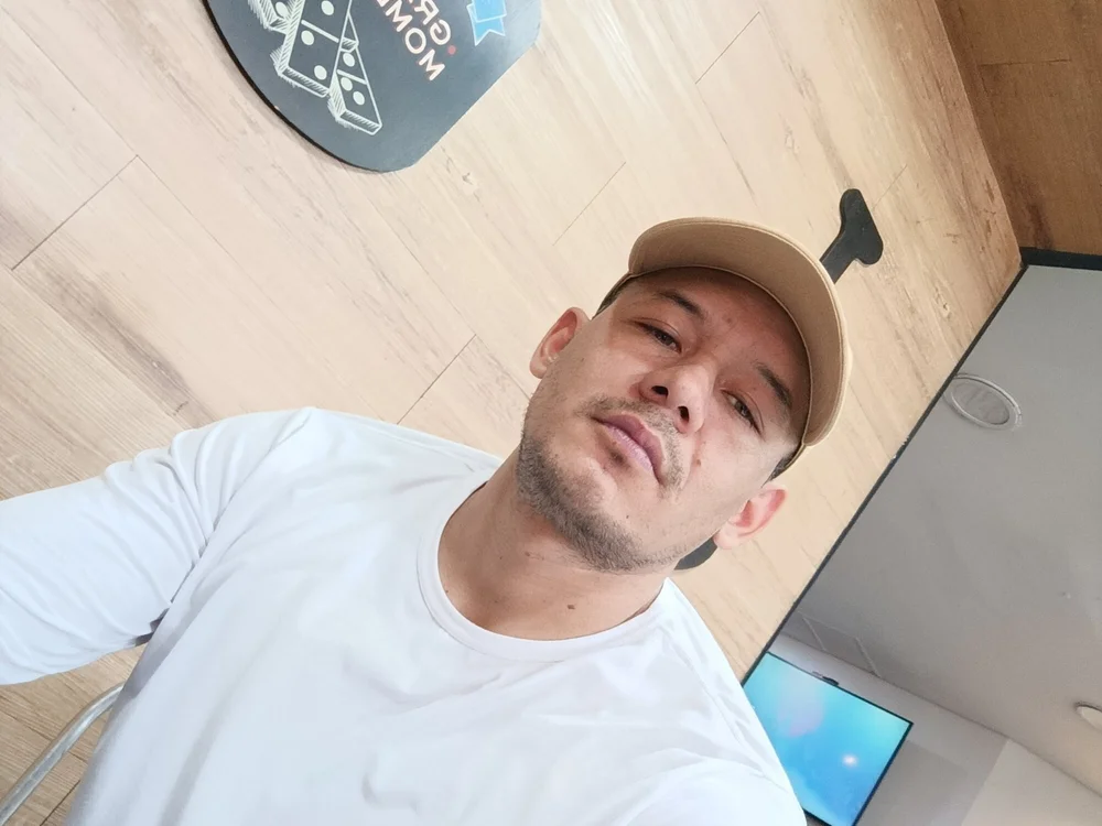 albate007 Offline Chatraum