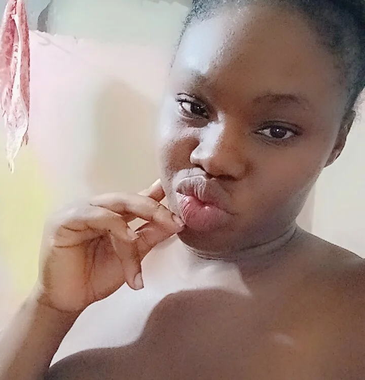 DommeMia's Offline Chat Room