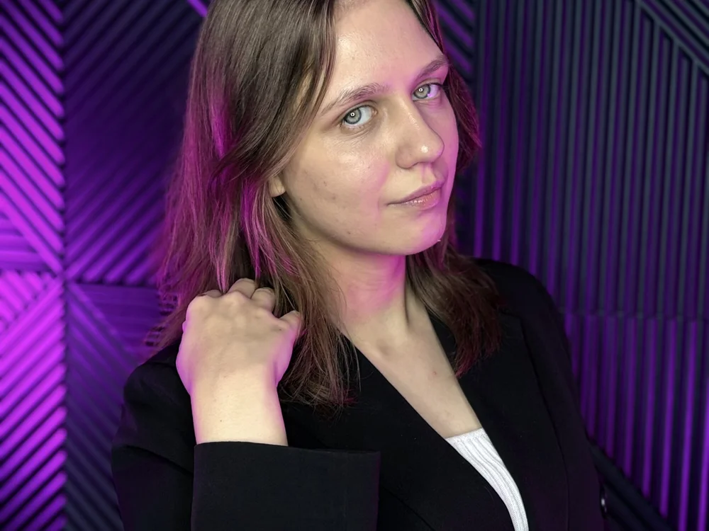 LoisHayne offline chatrum