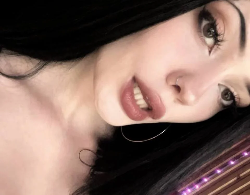 Alluring_Silk