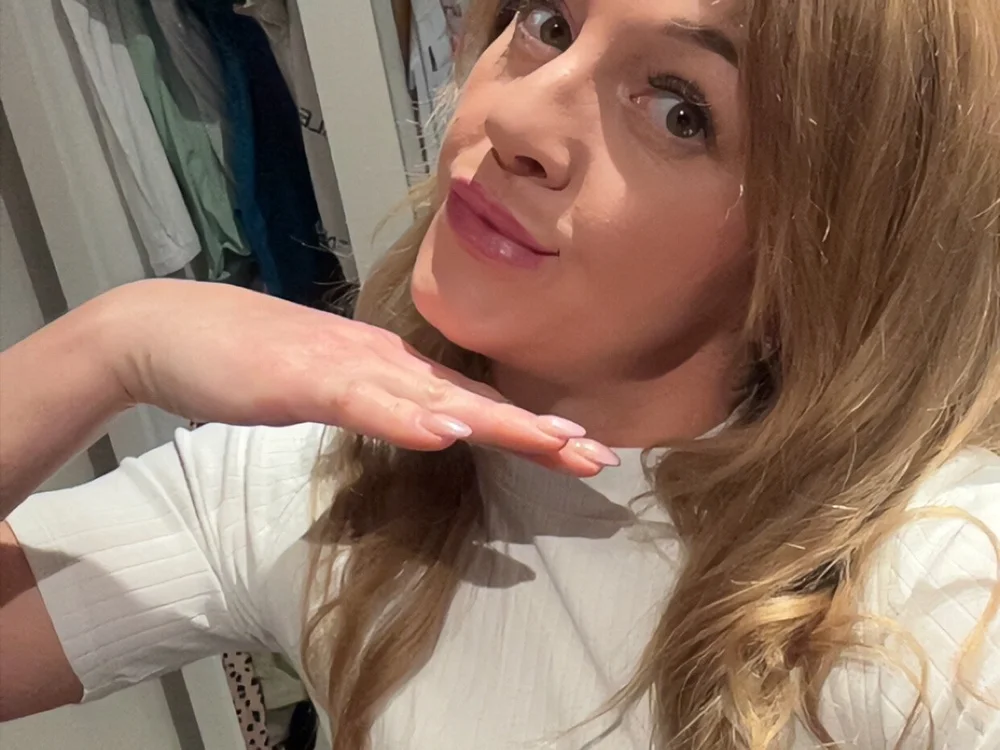 PeachyBlondieandThongman cam model