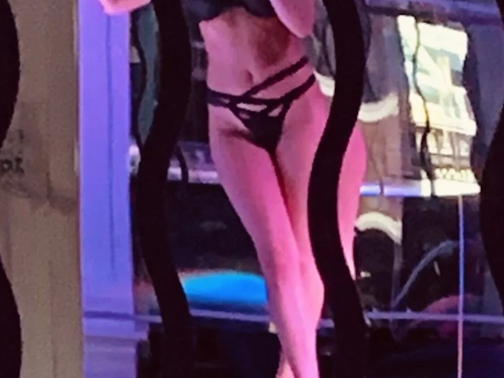 Blondebabe654's Offline XXX Chat