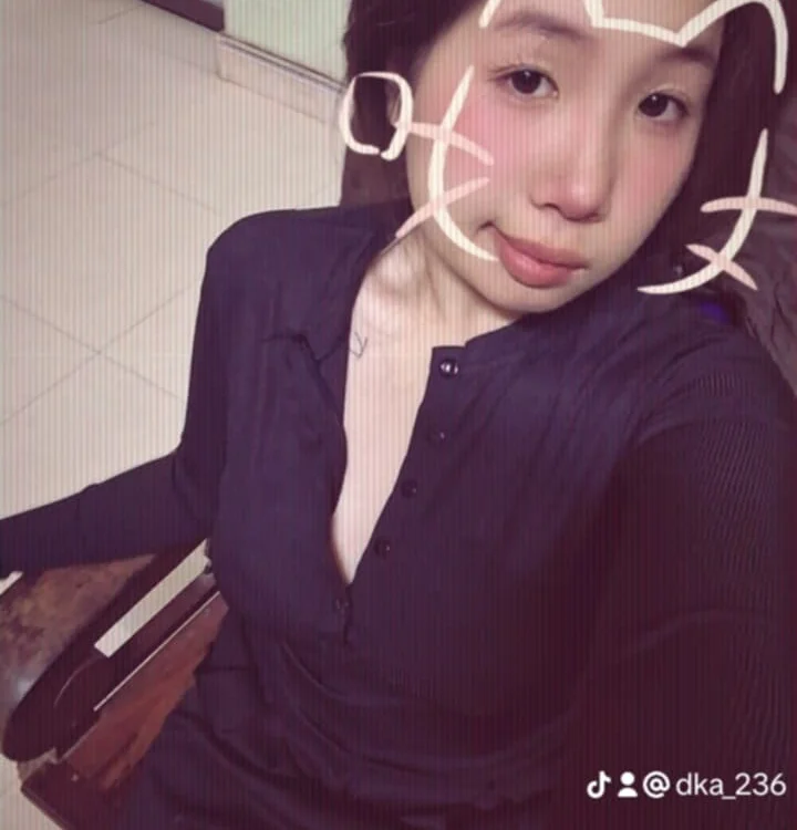 -Juny-cute's Offline XXX Chat