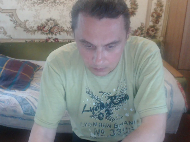 viktorru77's Offline Chat Room