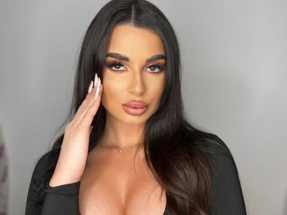 KlaraEliz's Offline XXX Chat