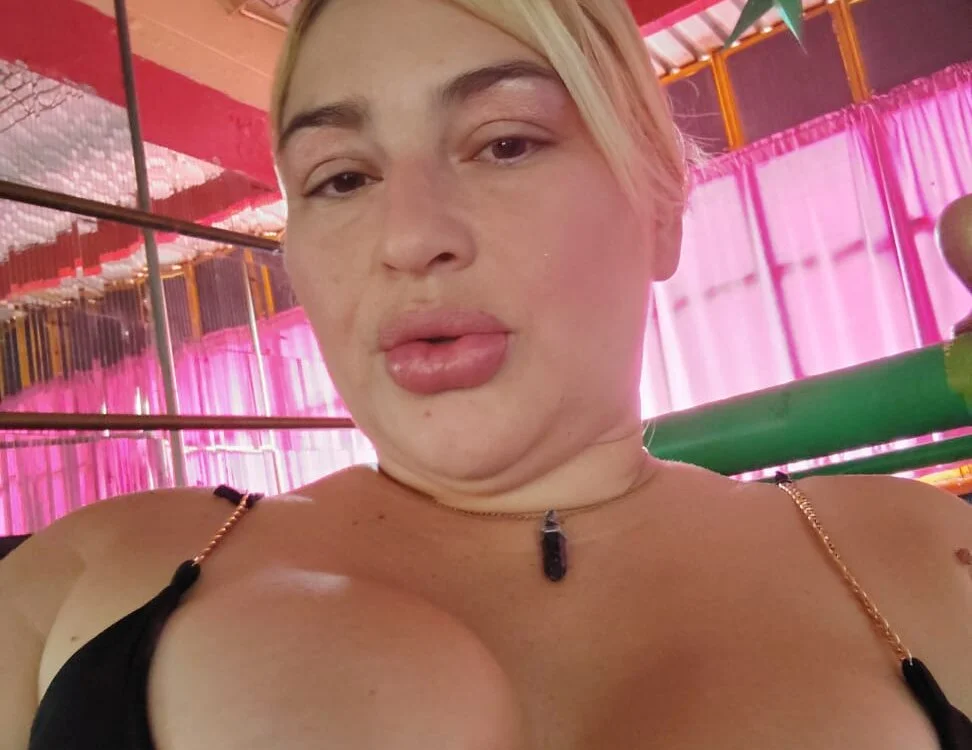 Offline XXX chat AngellHott_