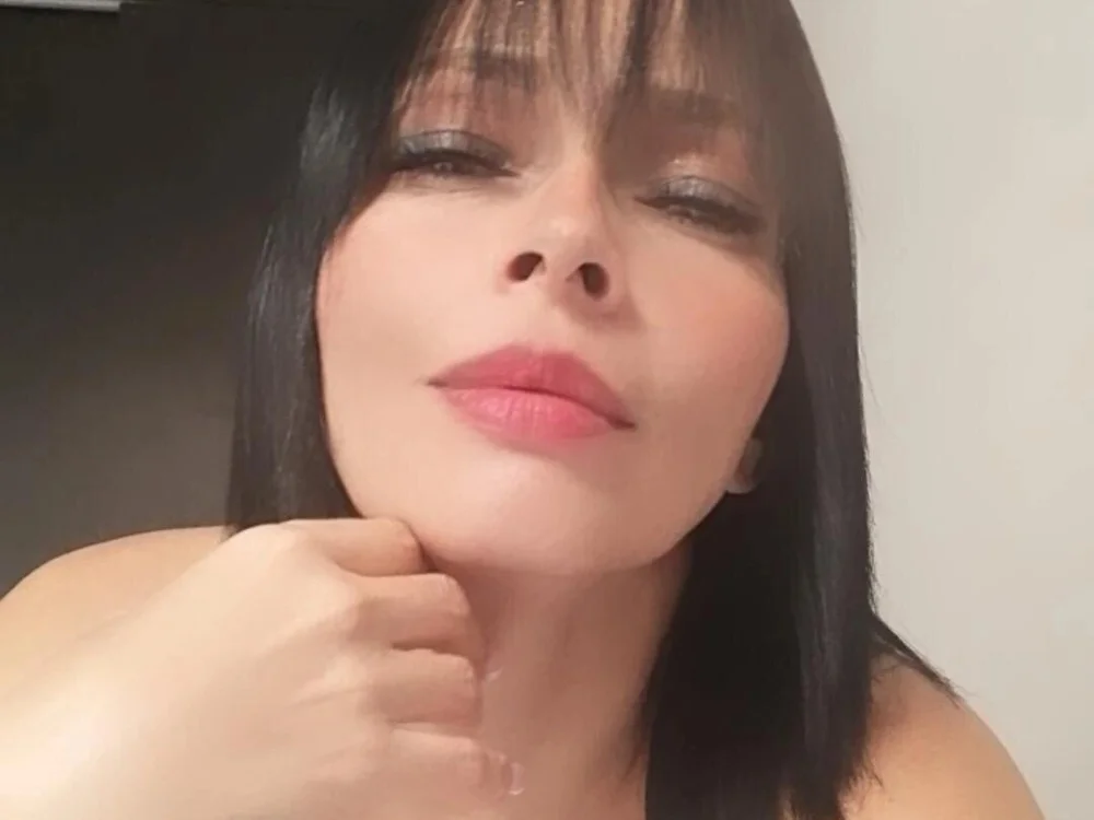 istthalexan Offline XXX chat