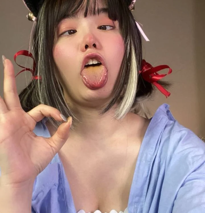 LolyL1ps' Offline XXX Chat