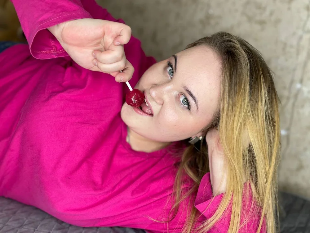 BlondeGlem offline XXX-chat