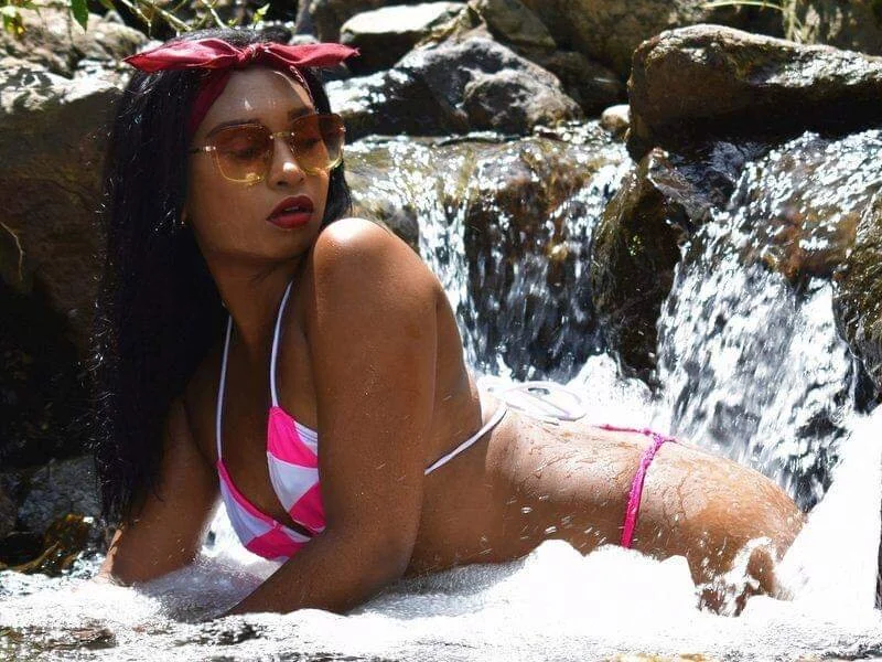 wendy_ebony_'s Offline XXX Chat