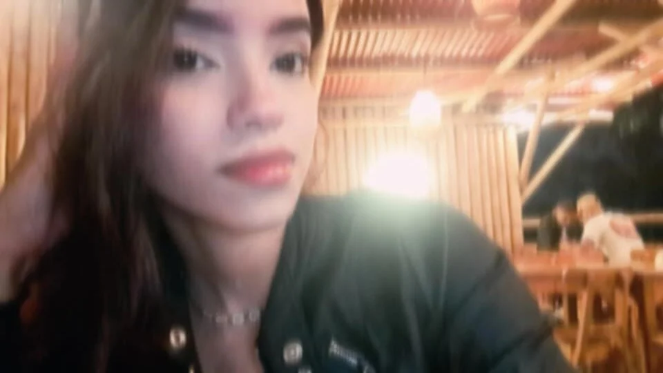 _abby_18's Offline Chat Room