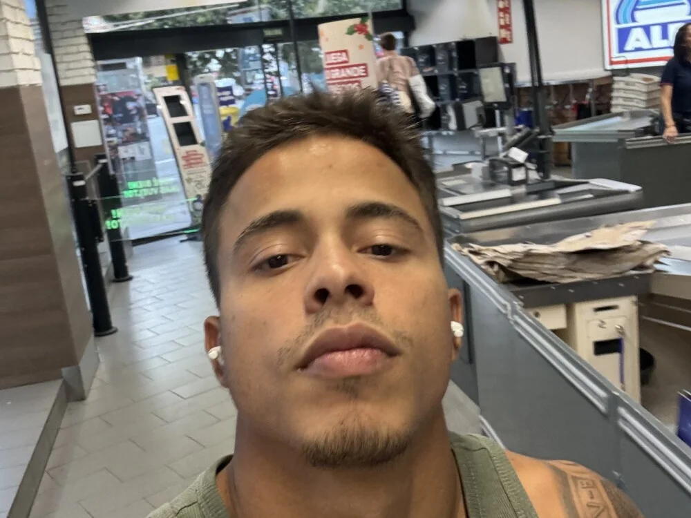 AlexActive Offline XXX Chat