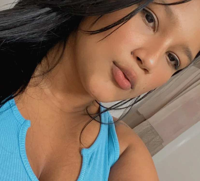 Mianicole11 offline chatrum
