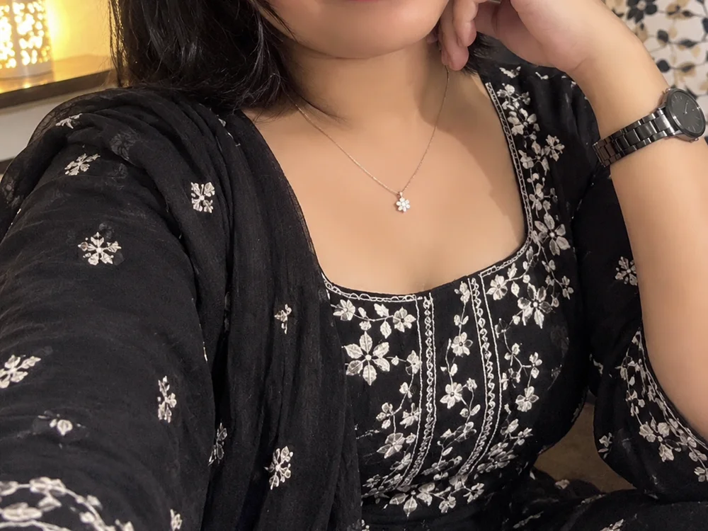 Shreela_99's Offline XXX Chat