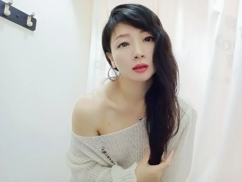 adelamiller Chat XXX offline