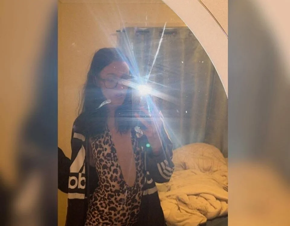slutfordroogs Adlı Modelin Çevrimdışı Sohbet Odası