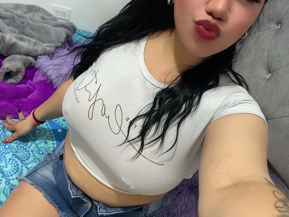 Camila_Rous2 Offline XXX-Chat