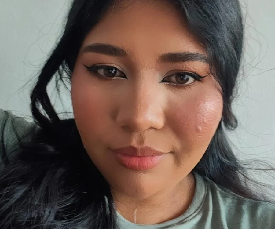 ZhamiraJones offline chatrum