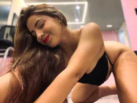 Bella-Saint's webcam live show