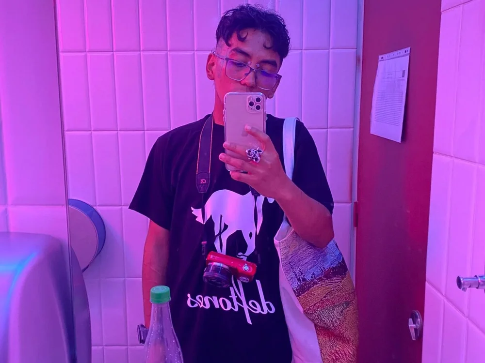 mike_salaz Offline XXX-Chat