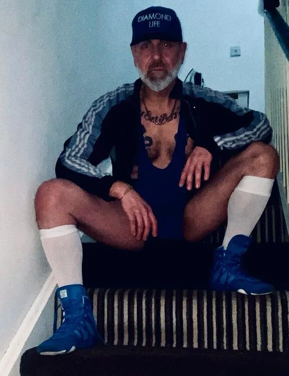 kinkySilverDaddy's Offline XXX Chat