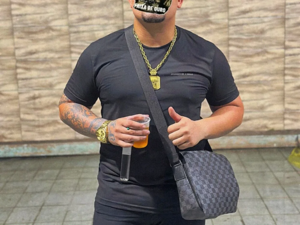 NOVINHOG0ST0S0's Offline XXX Chat