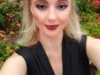 Leona-Exotic's Offline Chat Room