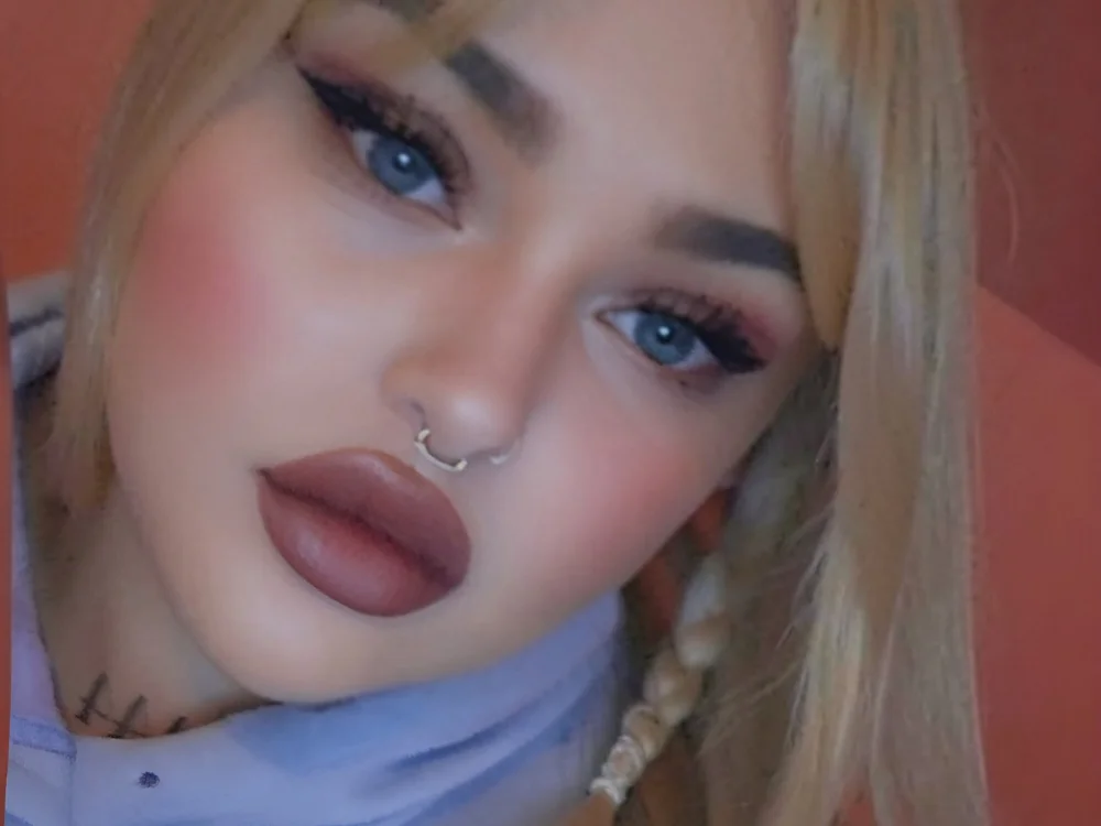 blondebabe4's Offline XXX Chat