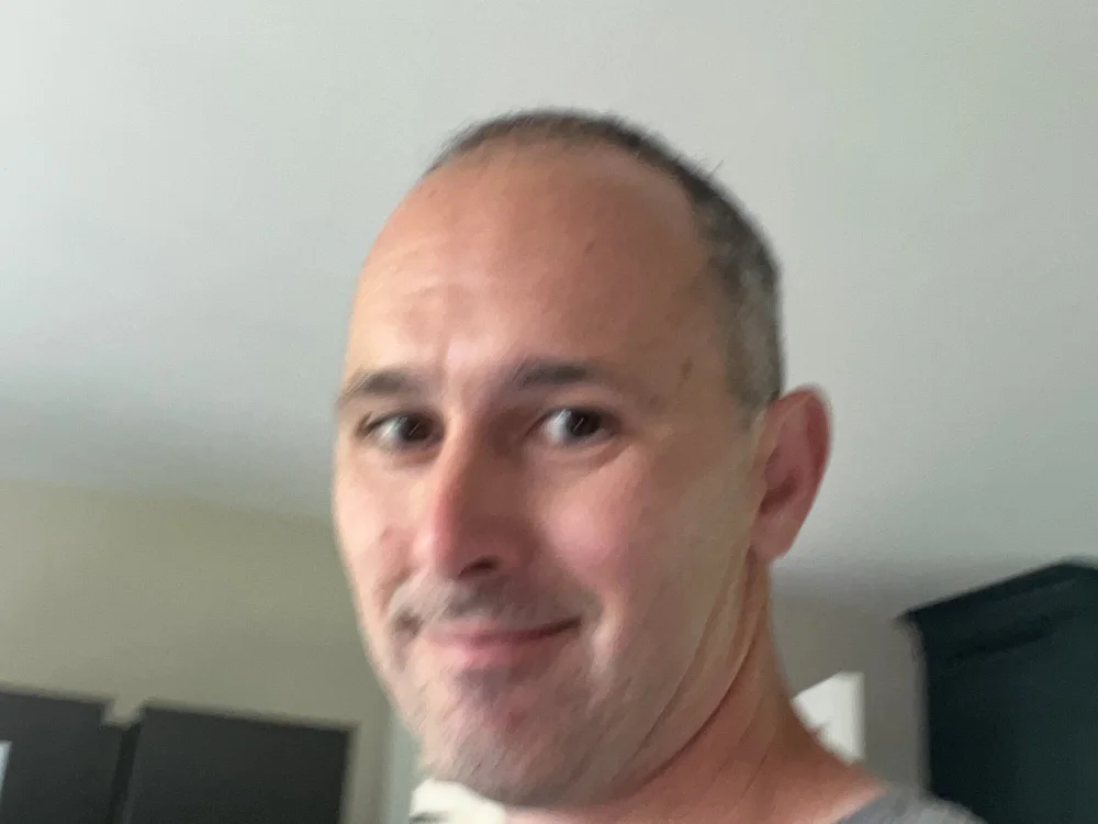 Charl2104's Offline Chat Room