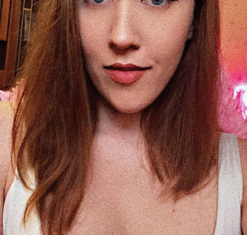 emillylopez_ 離線 XXX 聊天