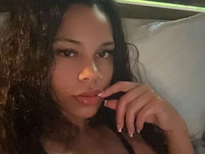 Petite_Baddie on StripChat