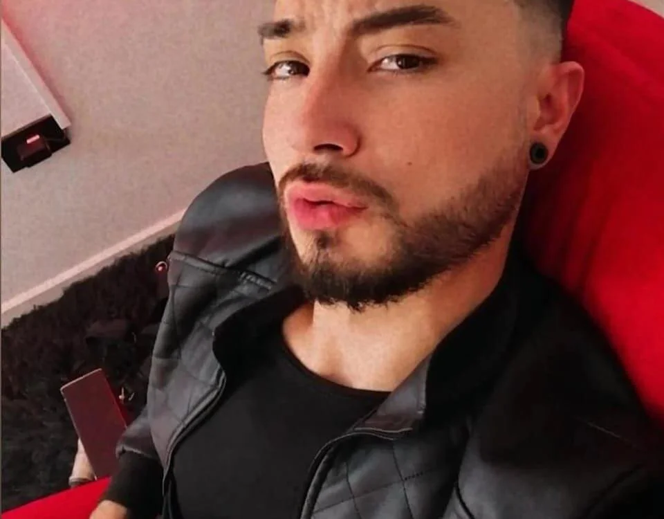 _tony8 Chat XXX offline