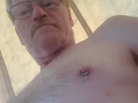 Horneymalelooking's Offline XXX Chat