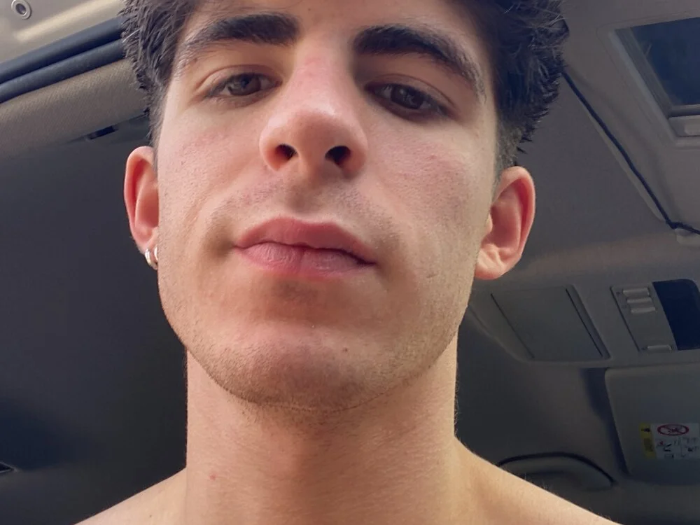 roky20YO Chat XXX offline