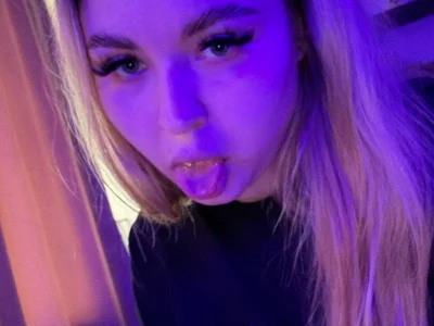 Green_eye_twinkl - Girl 