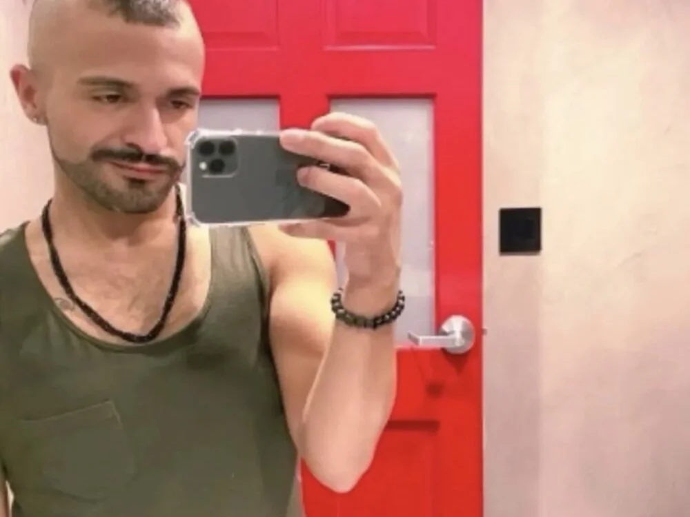 yessir9999's Offline XXX Chat