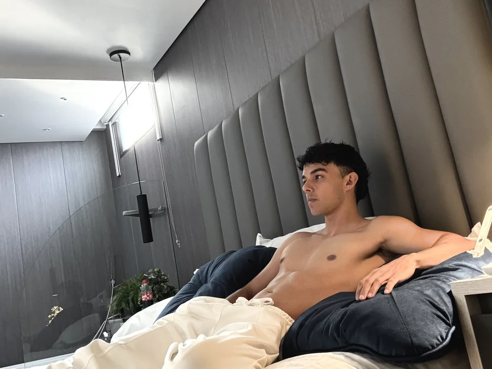 justinmorre offline chatrum