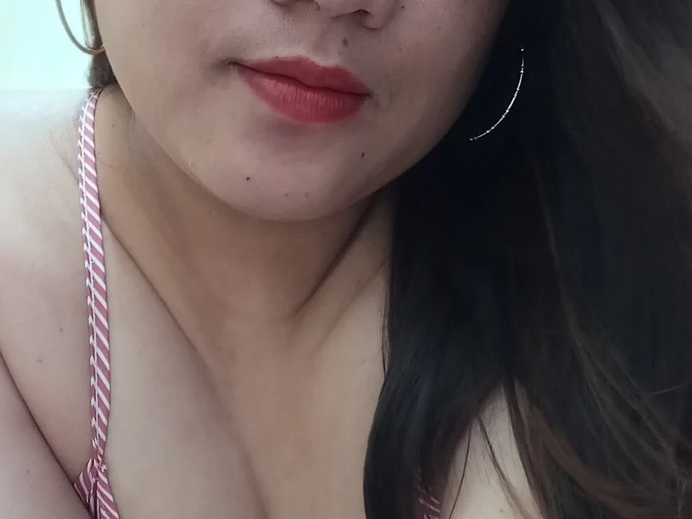 Lynn_Julia offline XXX-chat